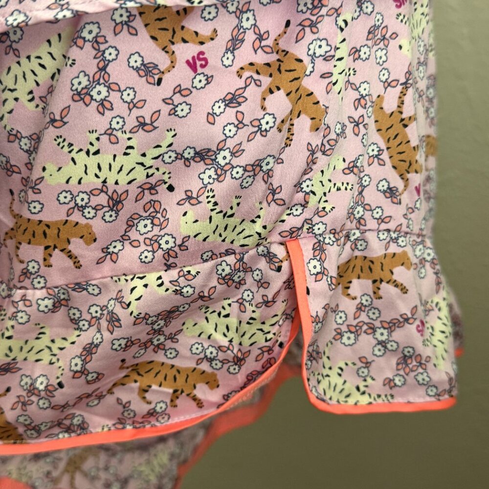 Victoria’s Secret Pink Leopard Floral Satin Pajama Set – Mixed Sizes (Top L, Bot - Picture 9 of 13